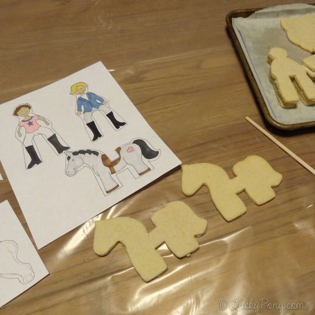 decorating horse sugar cookies