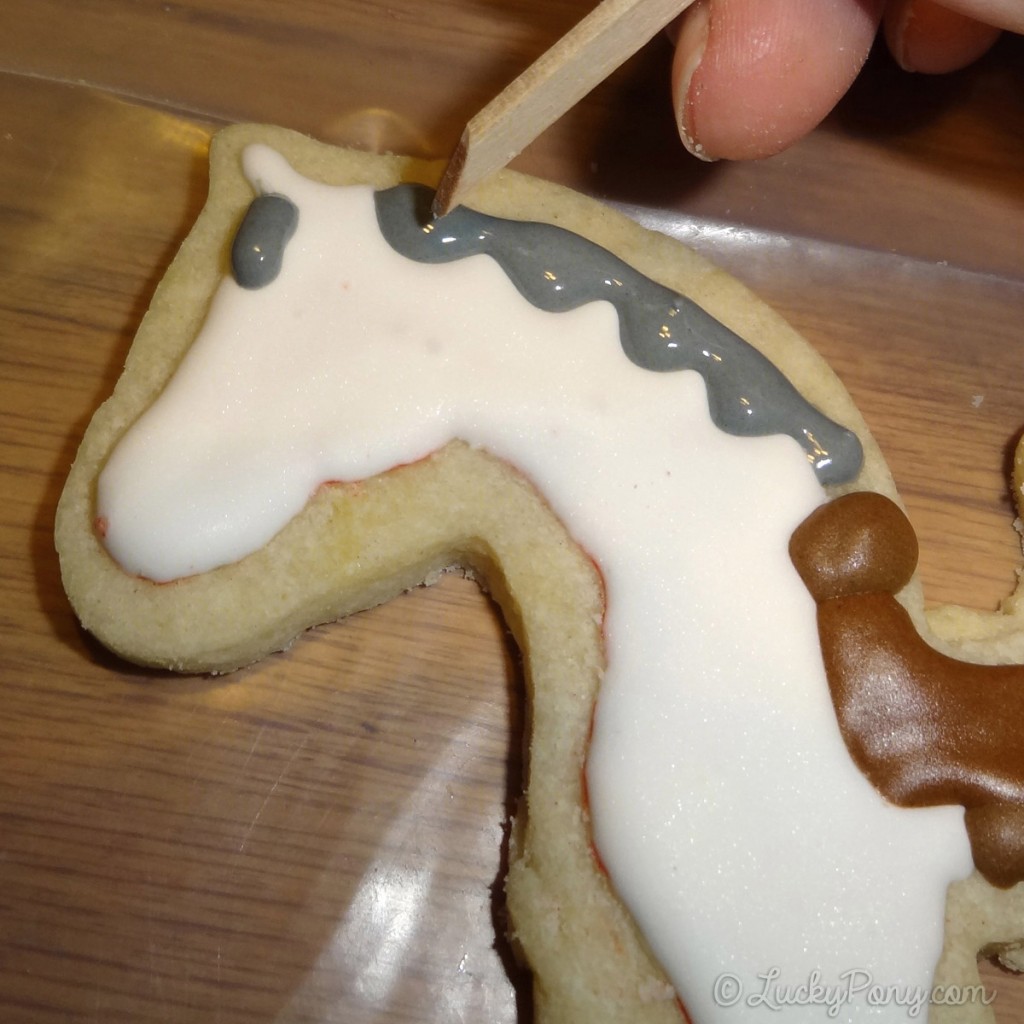 Decorating Horse sugar cookies