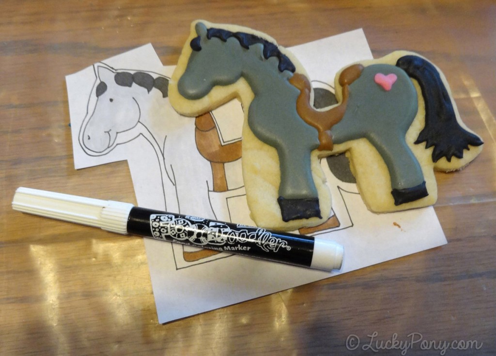 decorating horse sugar cookies