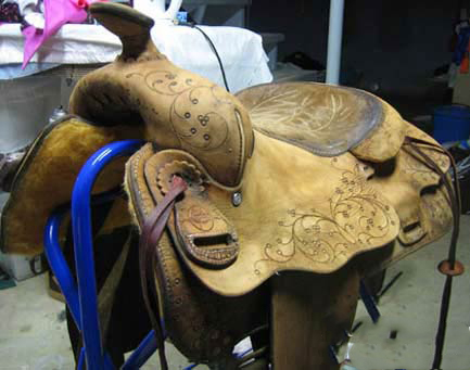 Ladies Western Saddle with Feminine Tooling