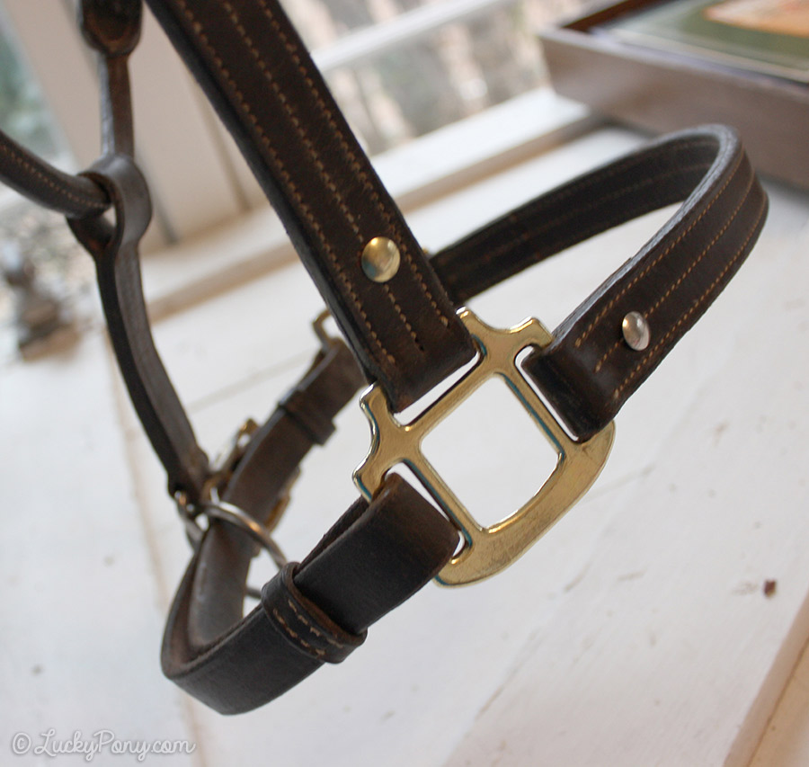 How to fix a horse halter with a broken sqare on the noseband.