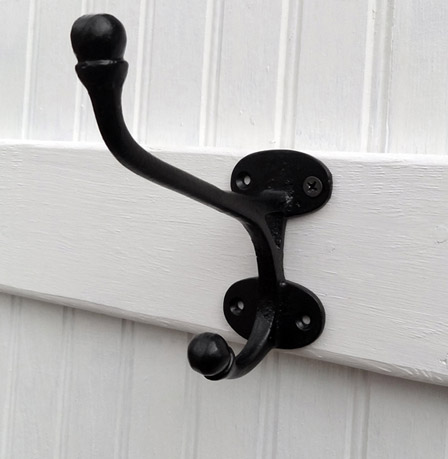 CAST IRON VICTORIAN REPRODUCTION ANTIQUE IRON HAT & COAT HOOKS